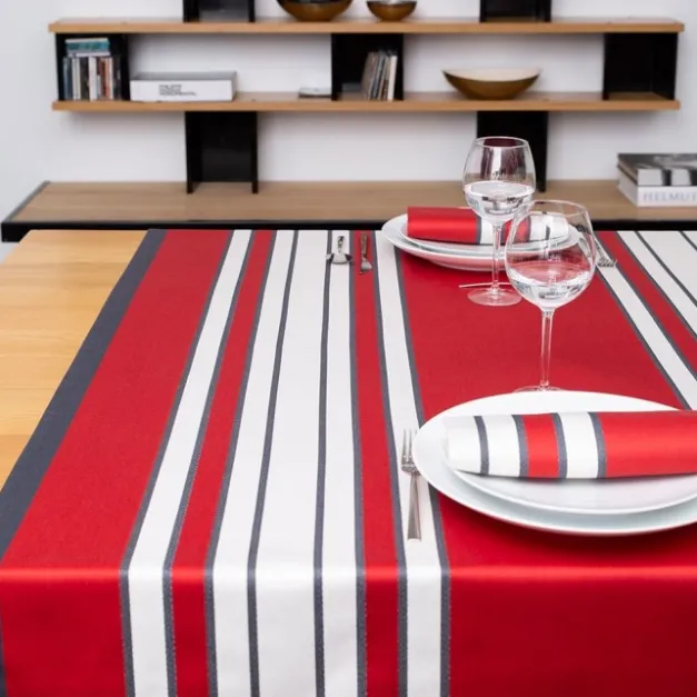 Nappe rouge en satin de coton à rayures