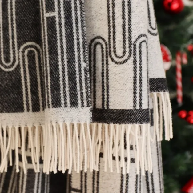 Plaid en cachemire et laine gris foncé à franges